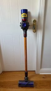 Dyson v8 absolute extra vacuum cleaner