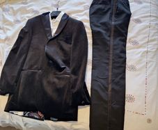 Boys suit black velvet size 13-14 yrs old