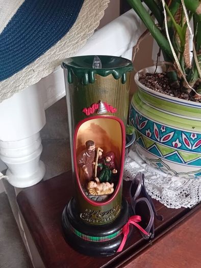Light Up Christmas  Candle Crib