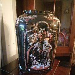 Stunning black Greak porcelain vase
