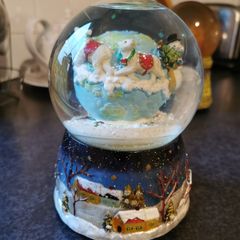 Melinera Christmas Themed Musical Snow Globe