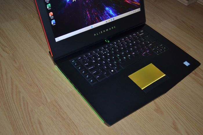 Dell Alienware 15 R3 Gaming Laptop Core i7, SSD + Microsoft Office