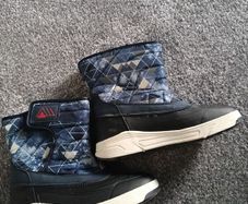 kids winter shoes/boots. Size 31/13