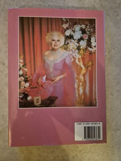 Barbara Cartland Book The Romance of Food 1984