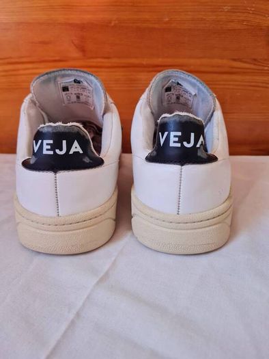 Veja v12 green logo size 5 eu 38 white leather in good condition