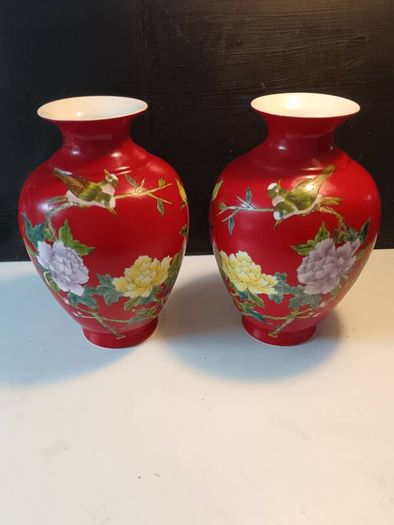 8" Pair of Shende Tang Hand painted Chinese Vintage Vases
