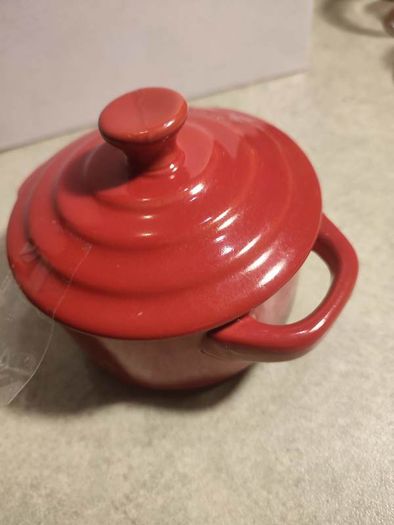 SET OF 2 Ceramic bowl and lid. New. .