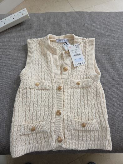 Zara knitted waistcoat size s bnwt