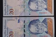 Venezuela - Pair of Consecutive Numbered 20 Bolivares Banknotes UNC