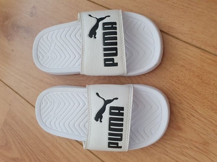 puma flip flops