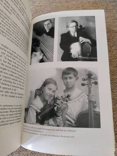 Mstislav Rostropovich Cellist Teacher Legend by Elizabeth Wilson music cello 380 pages hardback with dustcover in very good condition with some signs of wear on the dustcover see photos FREE STANDARD POSTAGE INCLUDED