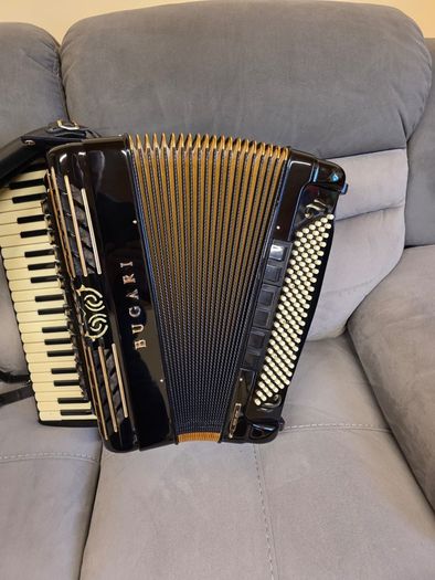 New Bugari 288 gold plus 120 Bass accordion