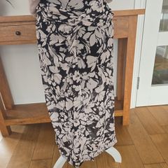 Ladies floral skirt medium