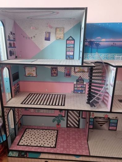 LOL House and accessories
