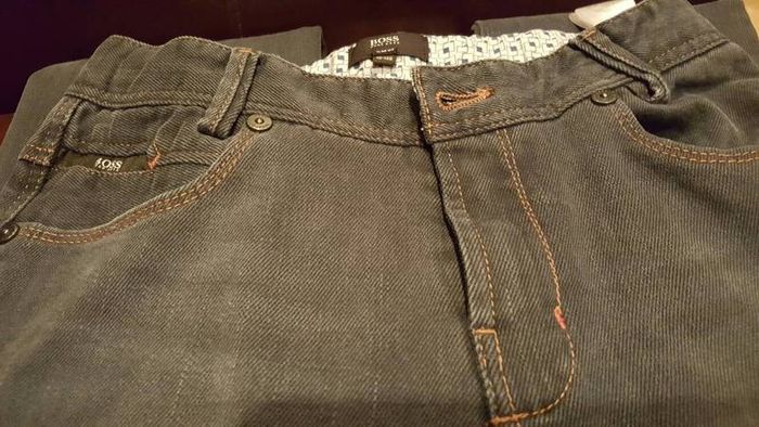 Hugo boss age 10 ( size138 )