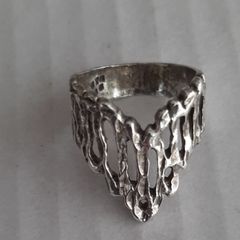 Silver wishbone ring