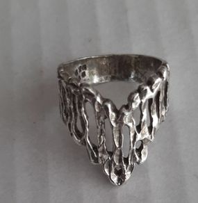 Silver wishbone ring