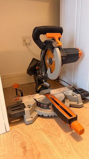 Mitre Saw Evolution 1500W 210mm cordes