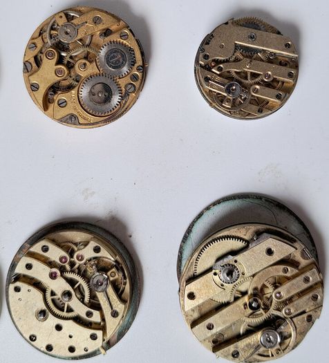 Lot of Wrist & Fobwatch movements - see Description for Condition