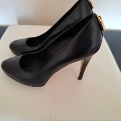Ladies shoes