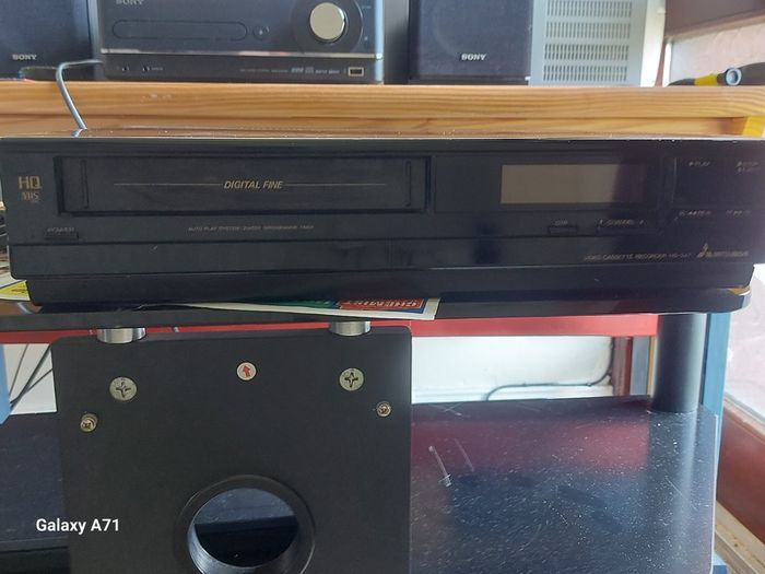 Mitsubishi Video Cassette Recorder Model HS-347E, no remote, in excellent cosmetic condition