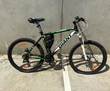 Giant Rincon Mountain Bike - Disc Brakes / Shimano Acera - Size M