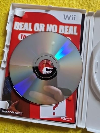 Deal or No Deal The Banker is Back Nintendo Wii Games Original