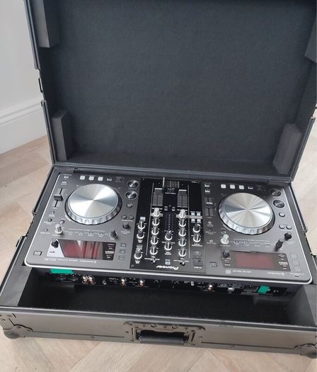 XDJ-R1 digital turntables