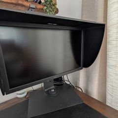 BenQ SW271C Professional Photography Monitor + X-Rite i1Display Pro Calibrator
