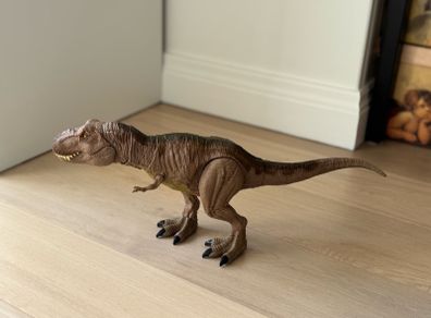 Jurassic World Epic Roarin' Tyrannosaurus Rex, dinosaur toys with Primal Attack Feature, Sound, Realistic Shaking