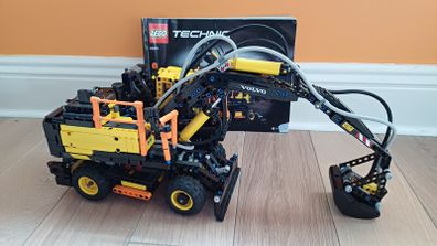 LEGO Technic Volvo EW160E