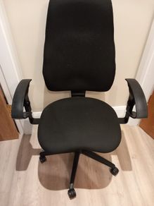 Ergonomic office chair