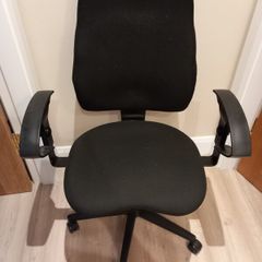 Ergonomic office chair