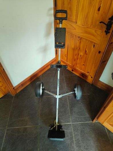 golf clubs trolley and bag