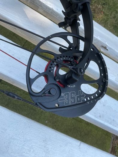 PSE EVO MAX compound bow 60lb