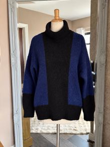 Sweaty Betty Colour Block Navy Black Alpaca Blend Super soft Knit Jumper Sweater Size M Cut for an oversized feel