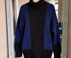 Sweaty Betty Colour Block Navy Black Alpaca Blend Super soft Knit Jumper Sweater Size M Cut for an oversized feel