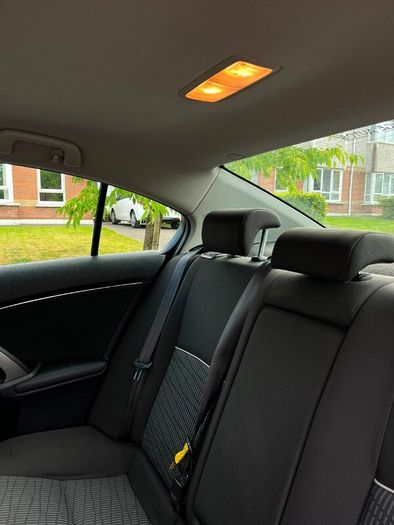 Toyota Avensis 2013