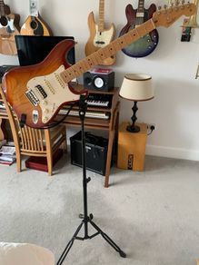 Guitar Stand For Live Performance