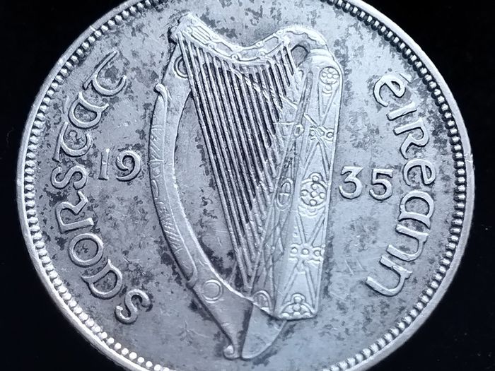 #456 - Ireland - 1935 - Florin - Silver - KM.7