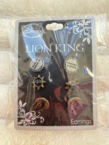 Disney The Lion King Hakuna Matata Earring Set Please look at the pictures