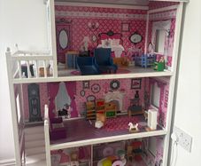 Dolls house & furniture