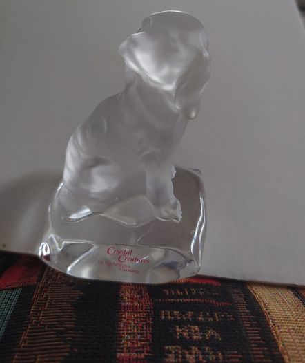 German crystal spaniel on cushion paperweight from Nactmann