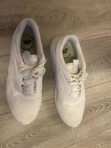 Men's White Nike AirMax Bolt Size 11