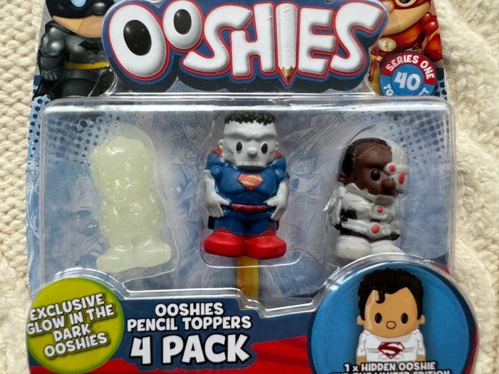 Ooshies DC Comics Pack Cyborg Superman Glow Dark new Please look at the pictures