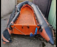 Fiberglass Hulls /Rib Needing Re-tube