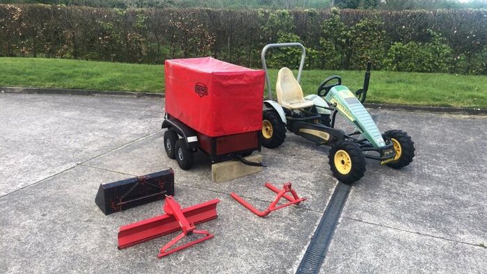 Berg tractor with implements