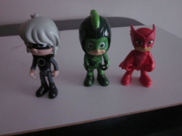 Disney PJ Masks Action Figures X3 Luna Girl 3",Super Moon Gecko 3" and