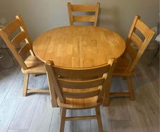 Extendable Solid wood Table and 4 Chairs