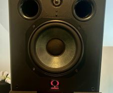 Quested VS2108 Studio Monitors